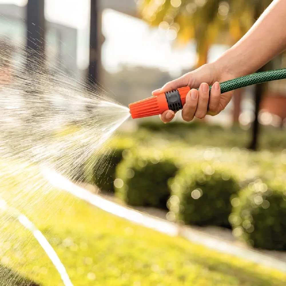 Mangueira Flex para Jardim Tramontina Verde 20m em PVC com Engates e Esguicho - Imagem 3